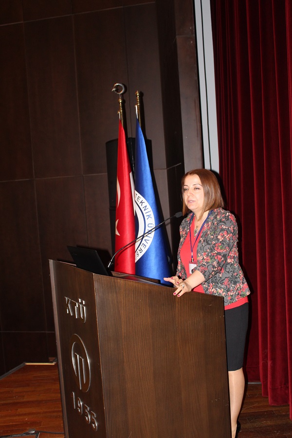 T&uuml;rk Ebeler Derneği Başkanı & Karab&uuml;k &Uuml;niversitesi SYO Ebelik B&ouml;l&uuml;m Başkanı  Yrd. Do&ccedil;. Dr. Nazan KARAHAN 